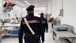 Caso opifici cinesi, Tod’s e tre manager indagati per caporalato